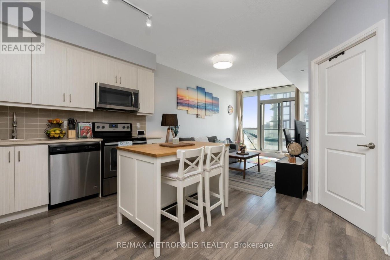 503 - 15 ZORRA STREET - Photo 1