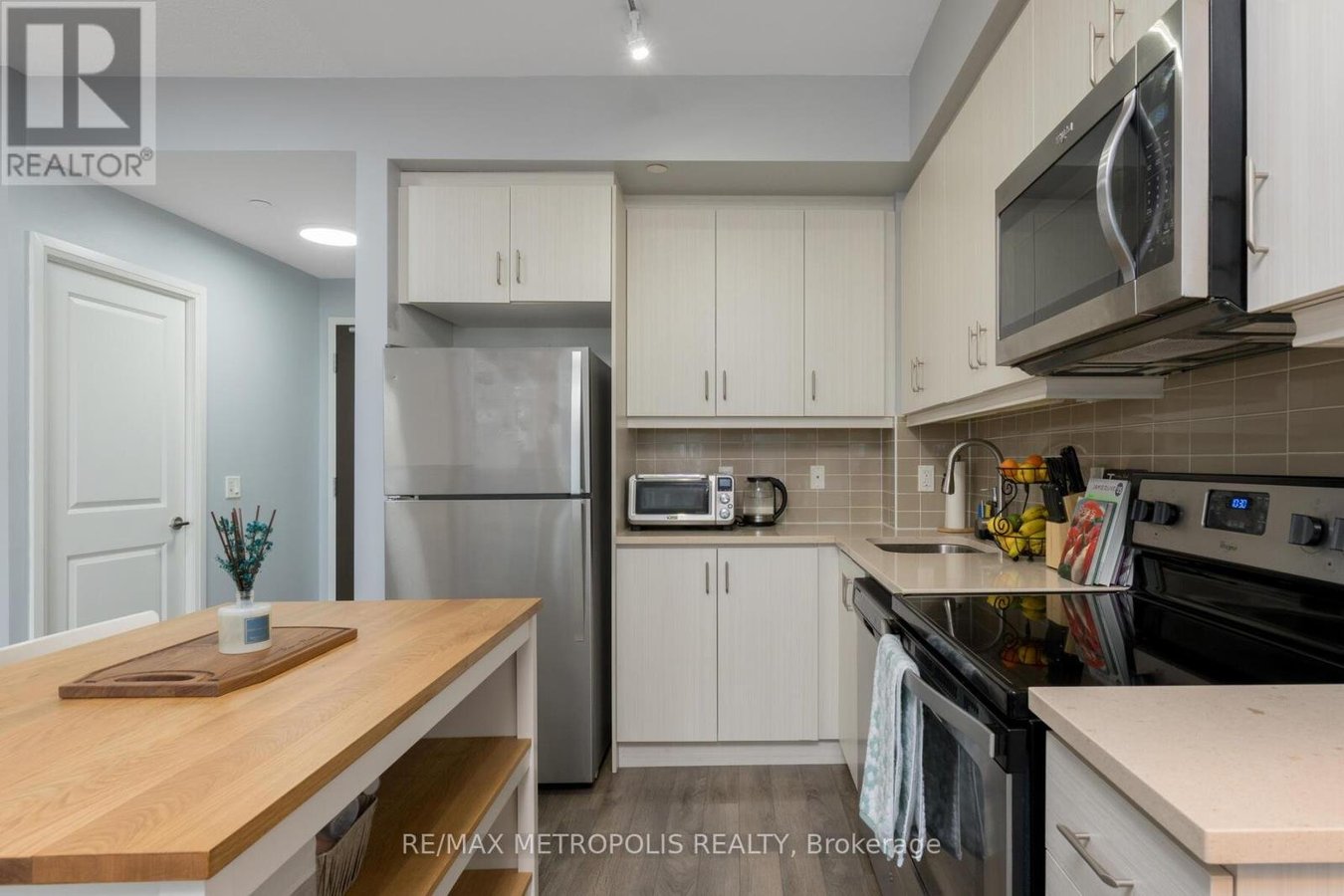 503 - 15 ZORRA STREET - Photo 7