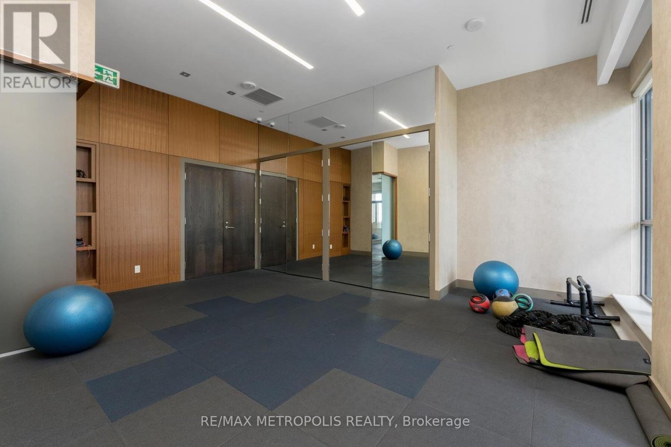 503 - 15 ZORRA STREET - Photo 31