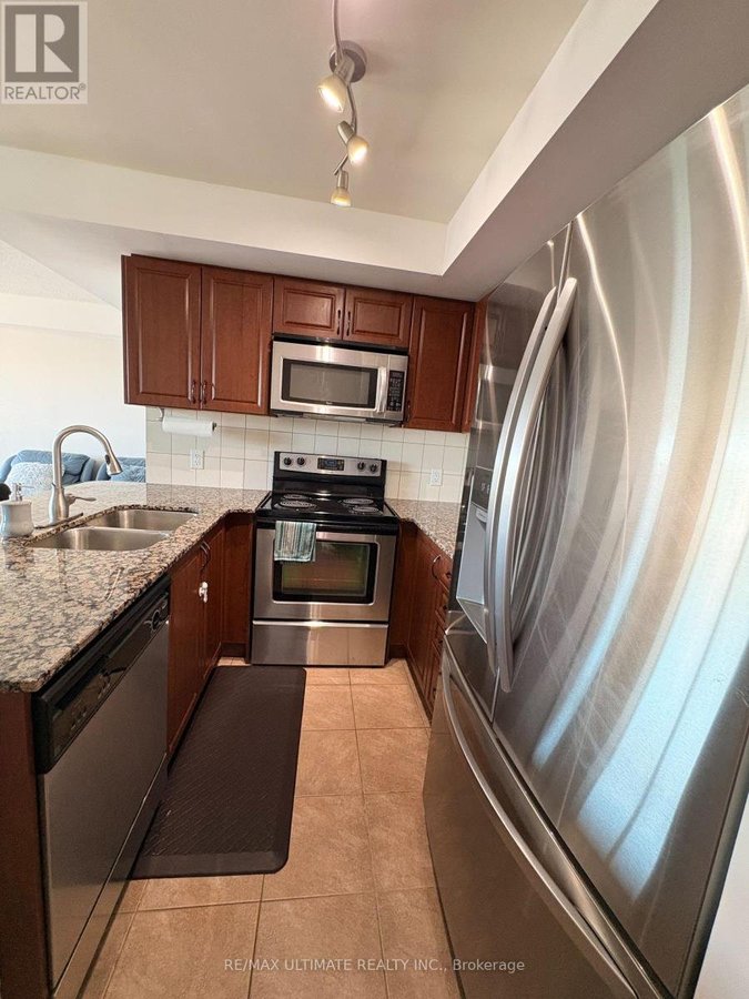425 - 60 FAIRFAX CRESCENT - Photo 10