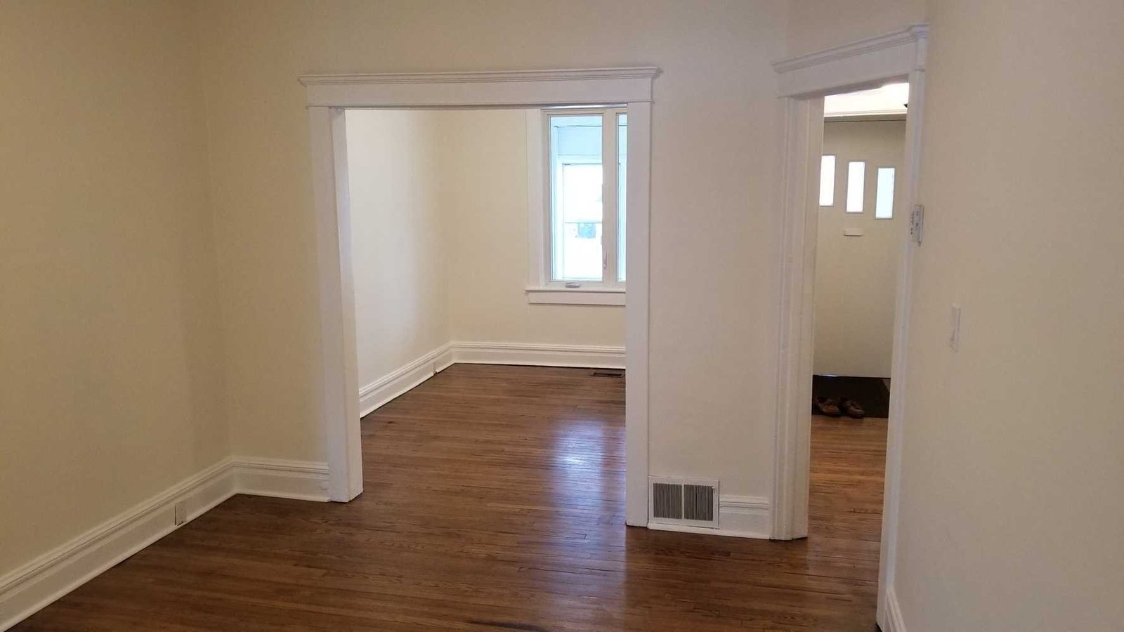 340 Coxwell Avenue - Photo 4