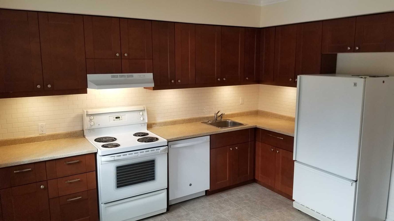 340 Coxwell Avenue - Photo 6