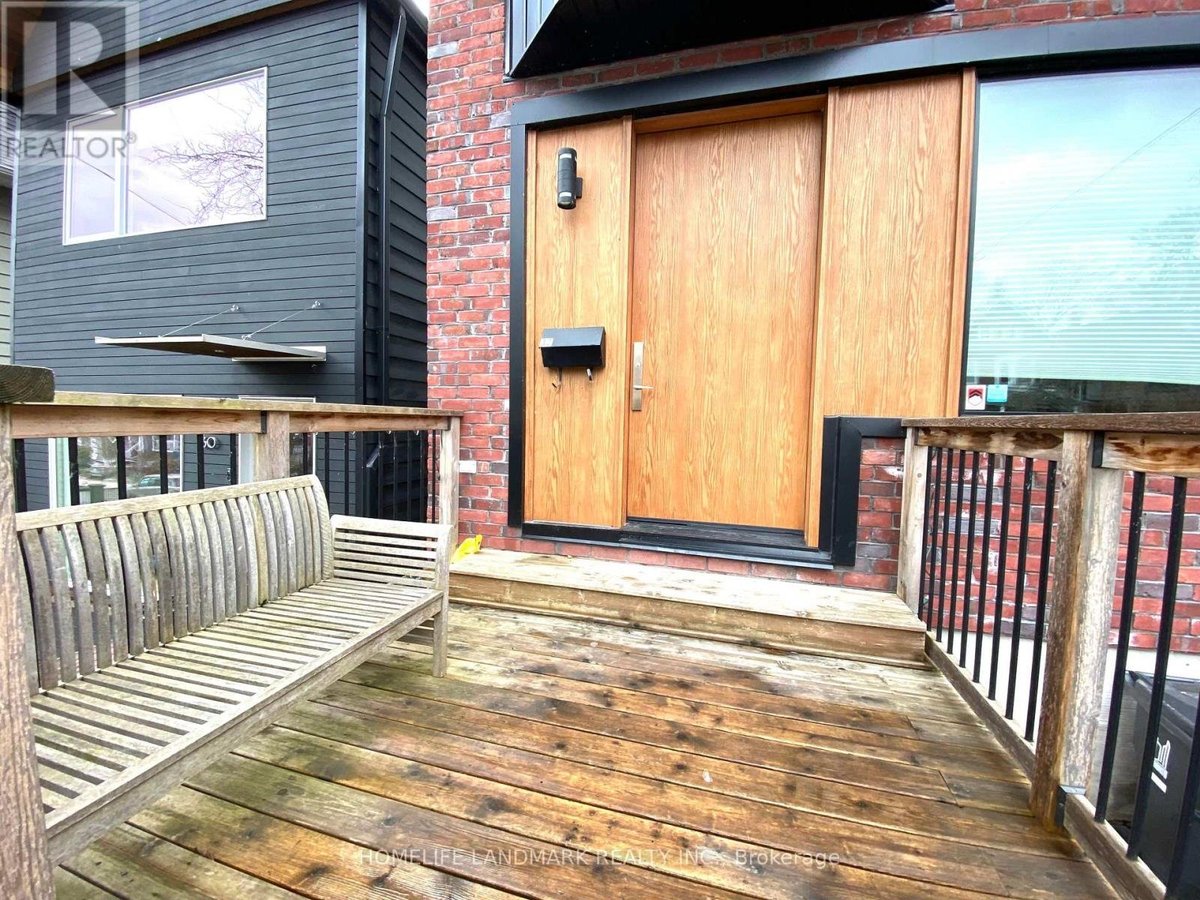 32 ELMER AVENUE - Photo 1