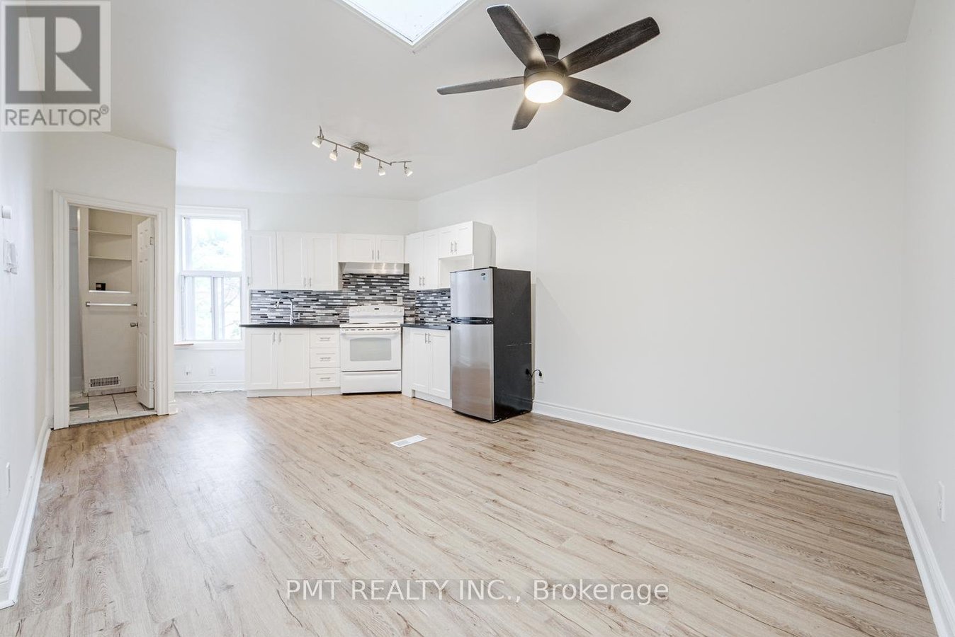 UPPER - 2045 DAVENPORT ROAD - Photo 5