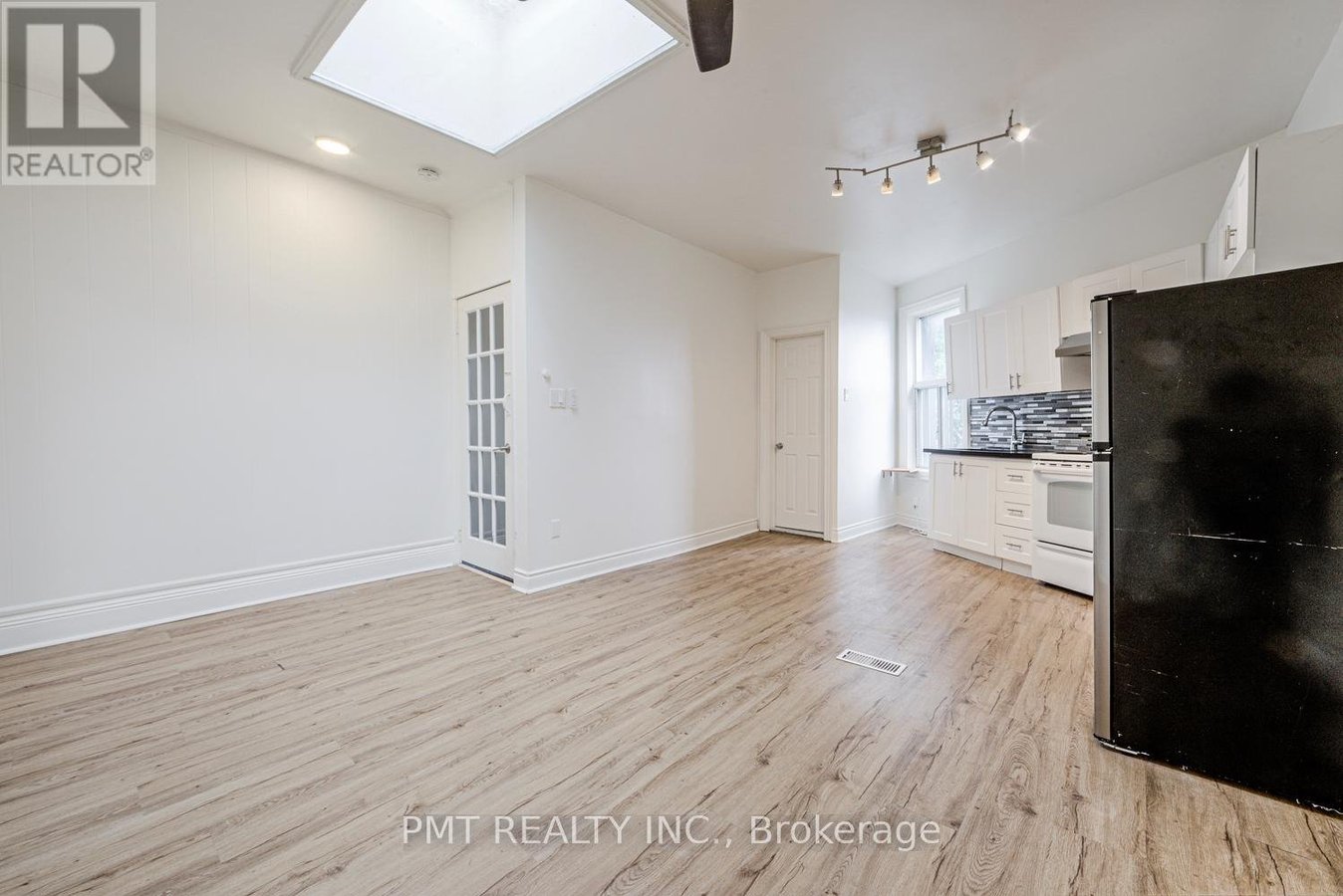 UPPER - 2045 DAVENPORT ROAD - Photo 8