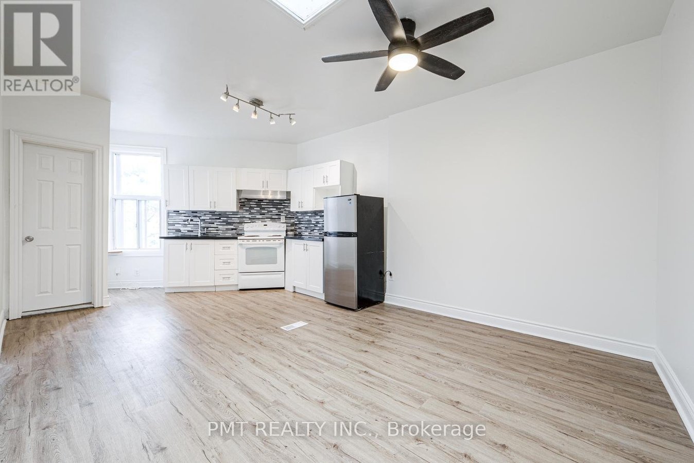 UPPER - 2045 DAVENPORT ROAD - Photo 9