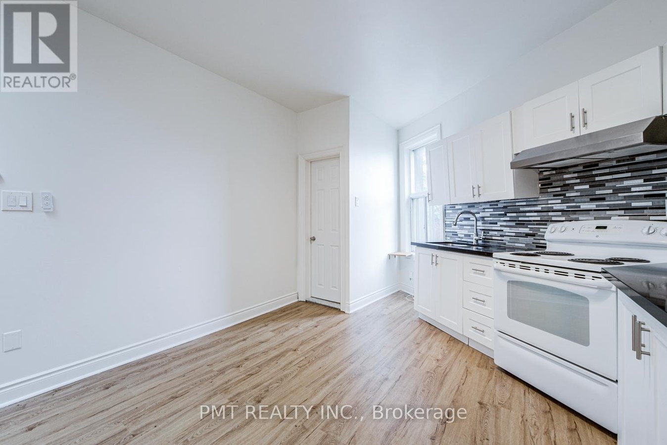 UPPER - 2045 DAVENPORT ROAD - Photo 13