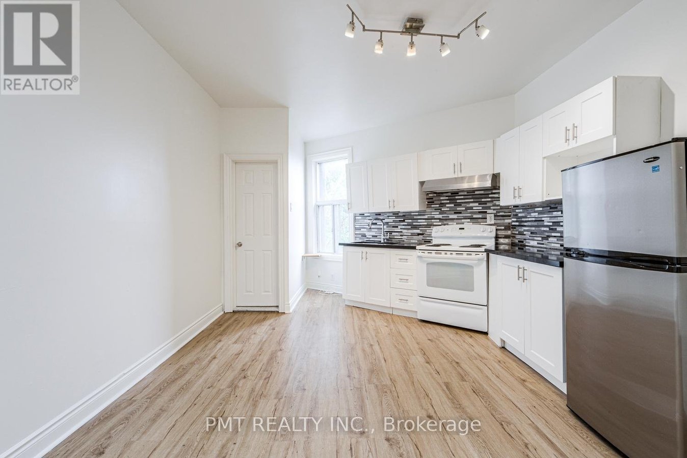UPPER - 2045 DAVENPORT ROAD - Photo 14