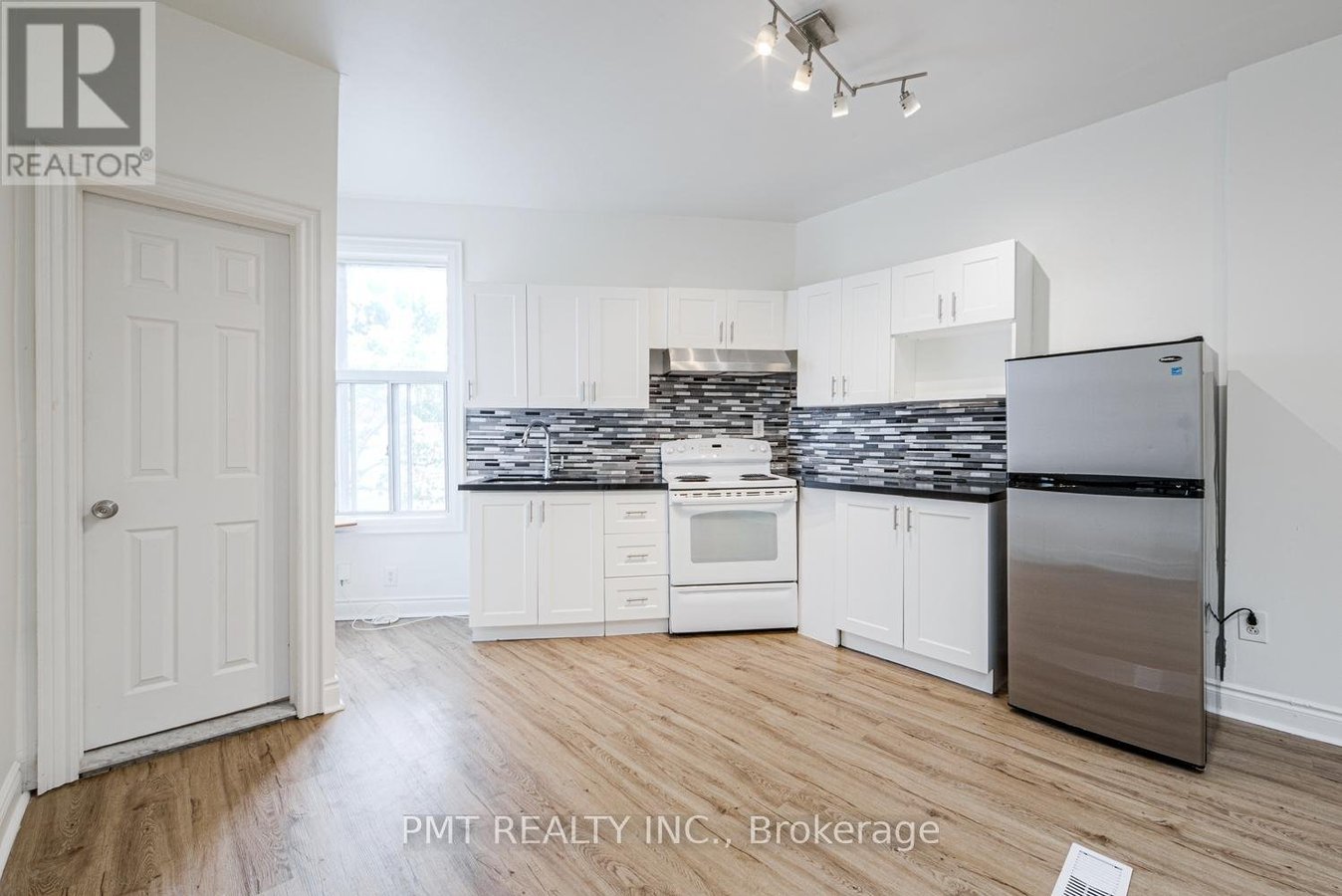 UPPER - 2045 DAVENPORT ROAD - Photo 15