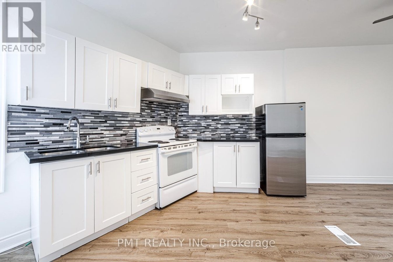 UPPER - 2045 DAVENPORT ROAD - Photo 17