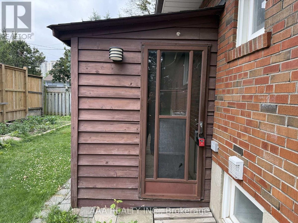 1 (LOWER LEVEL) - 27 KINGSVIEW BOULEVARD - Photo 2