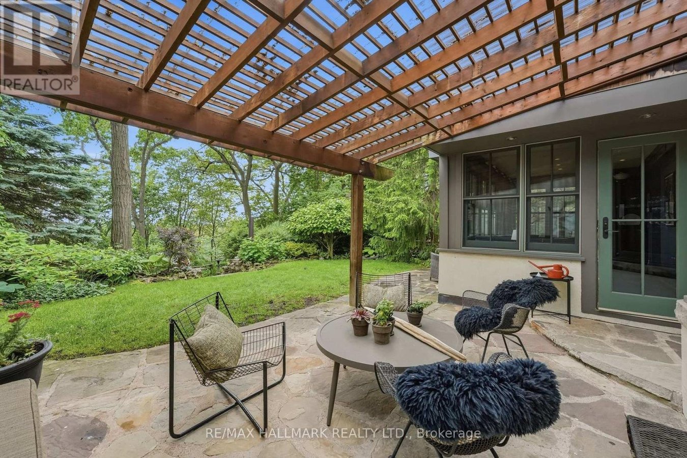 31 GLEN OAK DRIVE - Photo 2