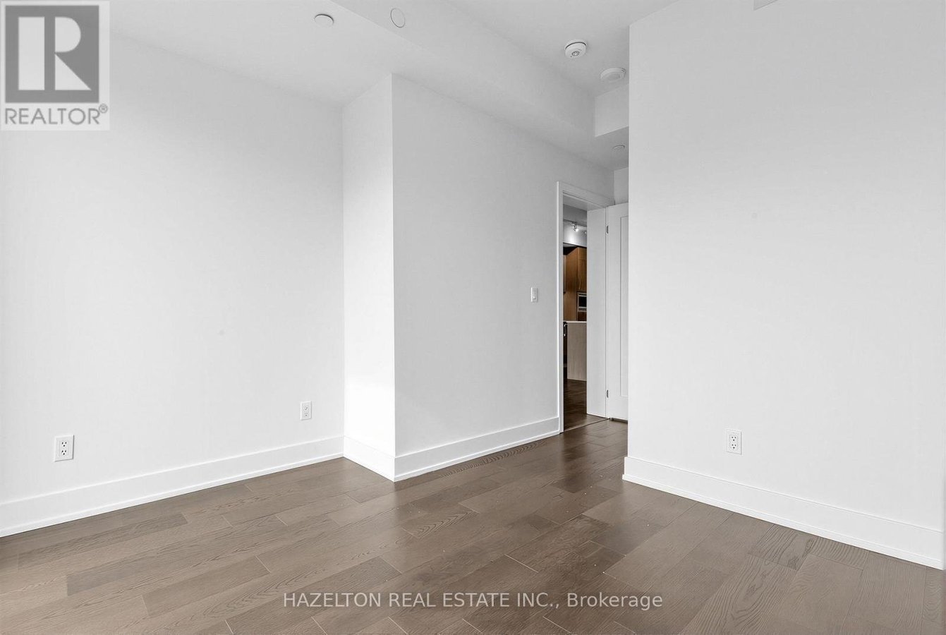 711 - 8 MANOR ROAD W - Photo 14