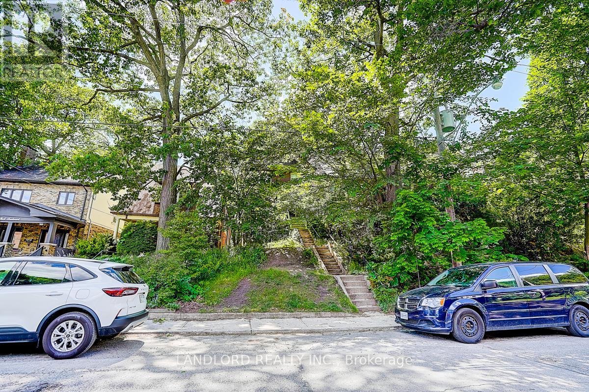 UPPER UNIT - 92 NEVILLE PARK BOULEVARD - Photo 1