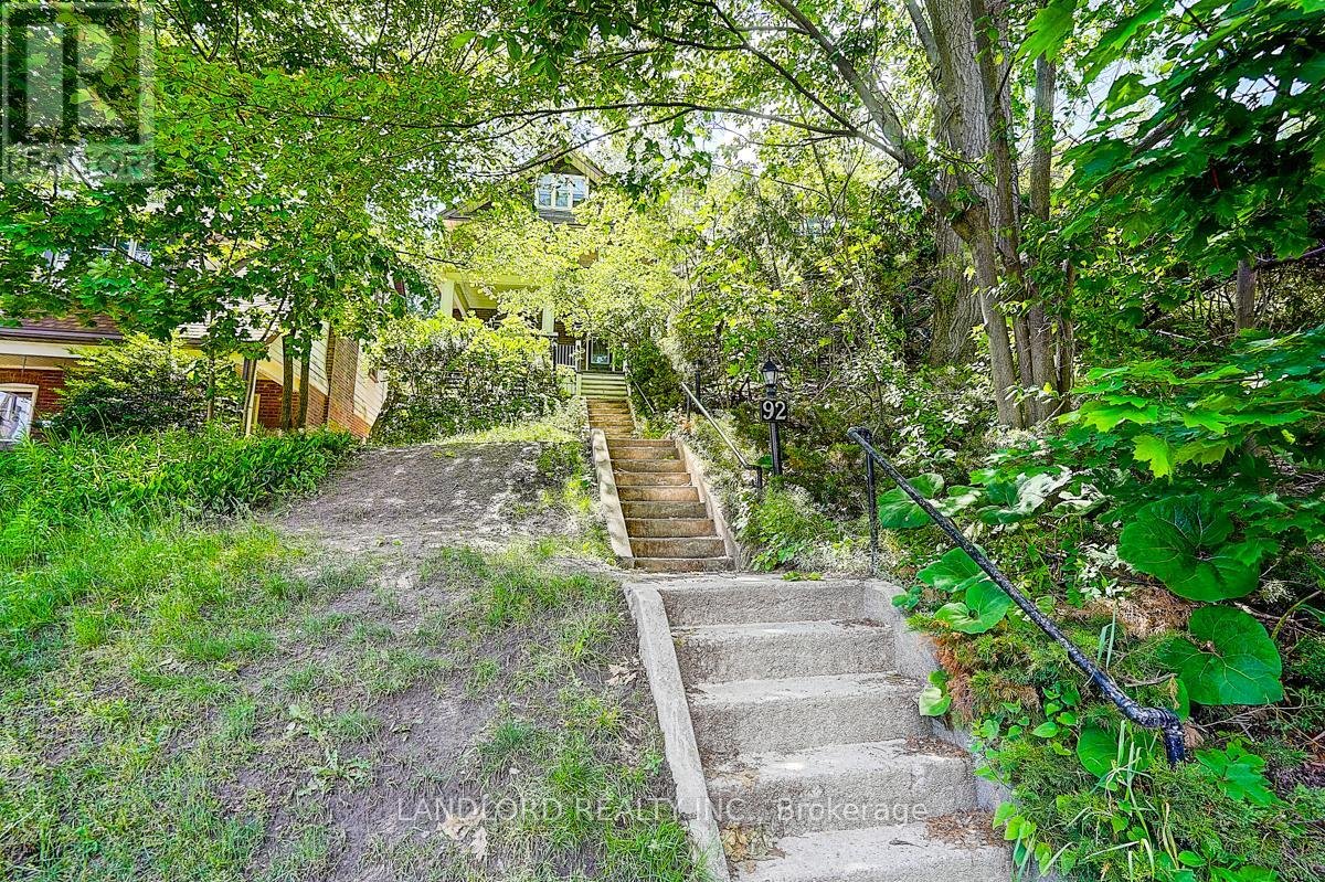 UPPER UNIT - 92 NEVILLE PARK BOULEVARD - Photo 2