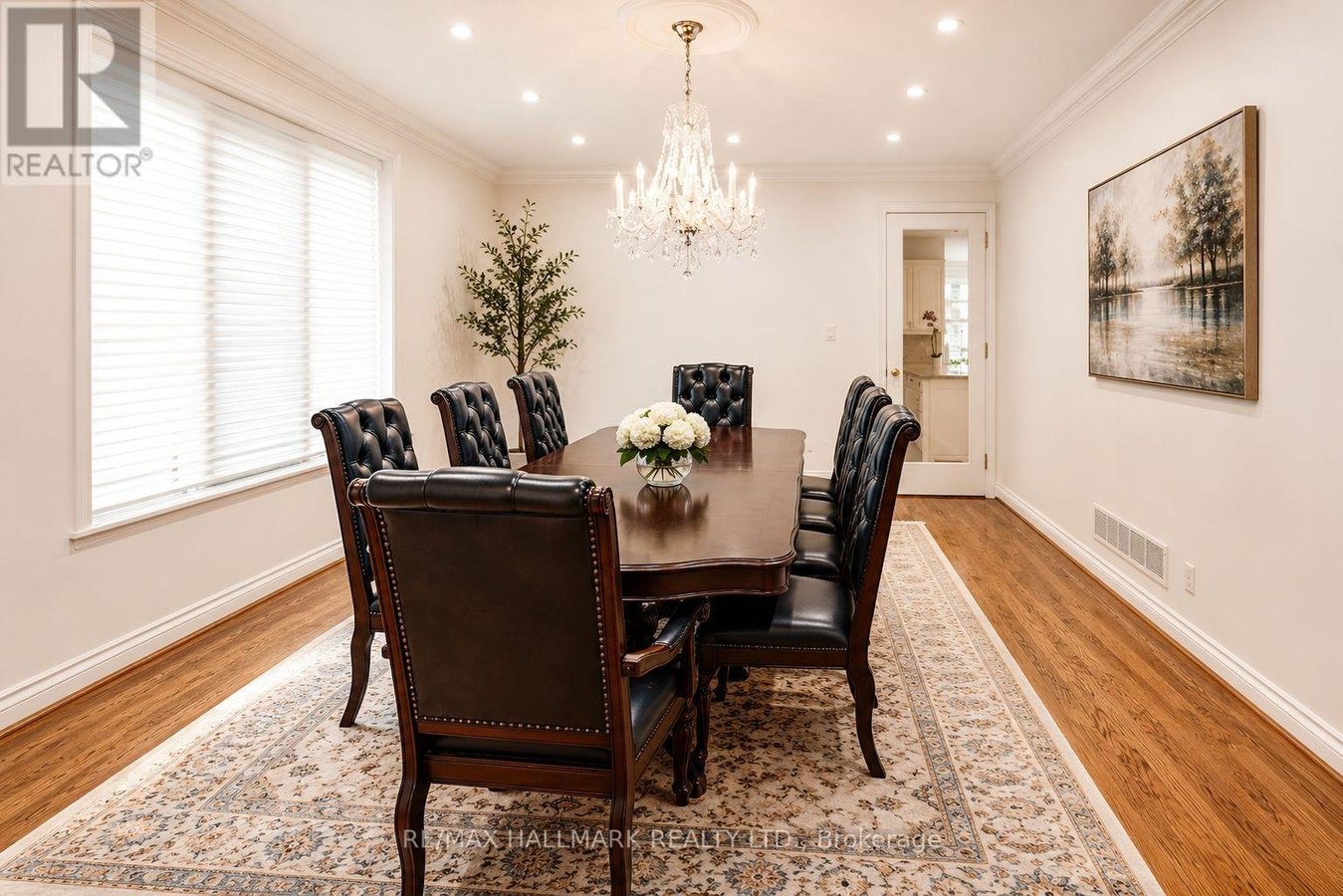 51 RISEBROUGH AVENUE - Photo 4