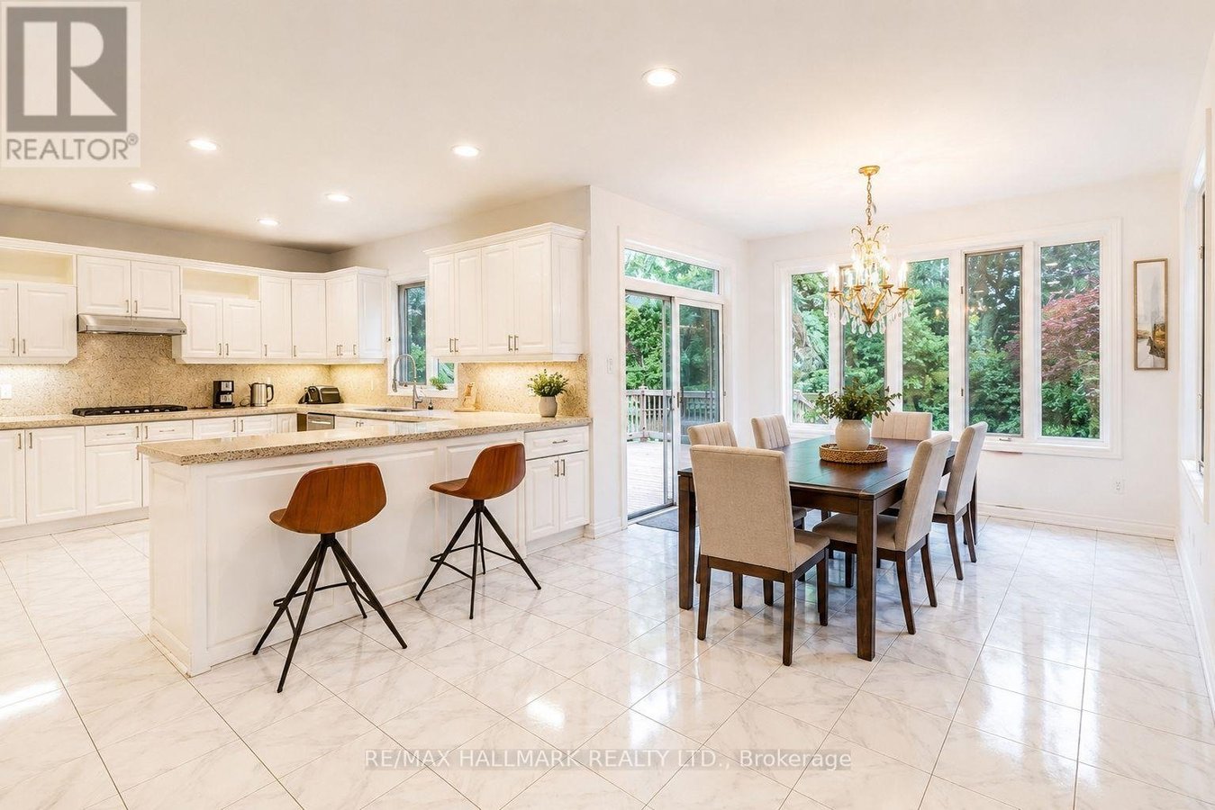 51 RISEBROUGH AVENUE - Photo 8