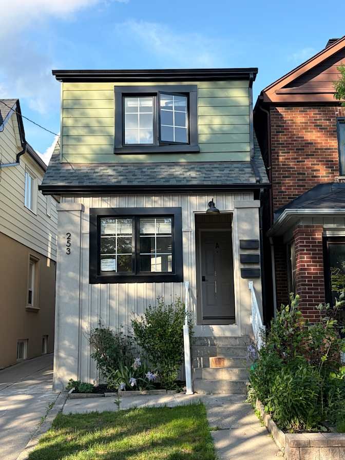 Silverthorn Avenue - Photo 3