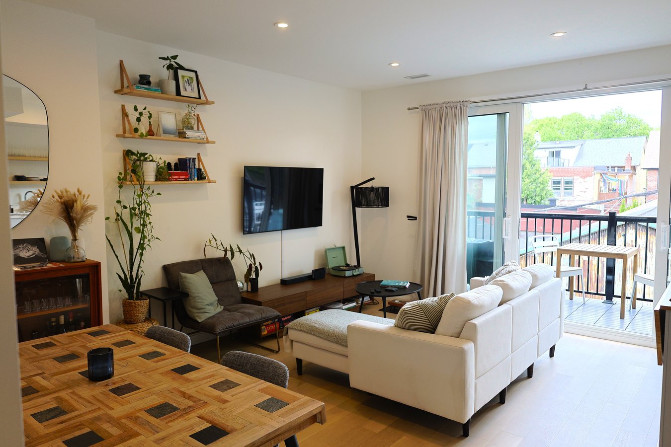 512 Bathurst Street - Photo 2