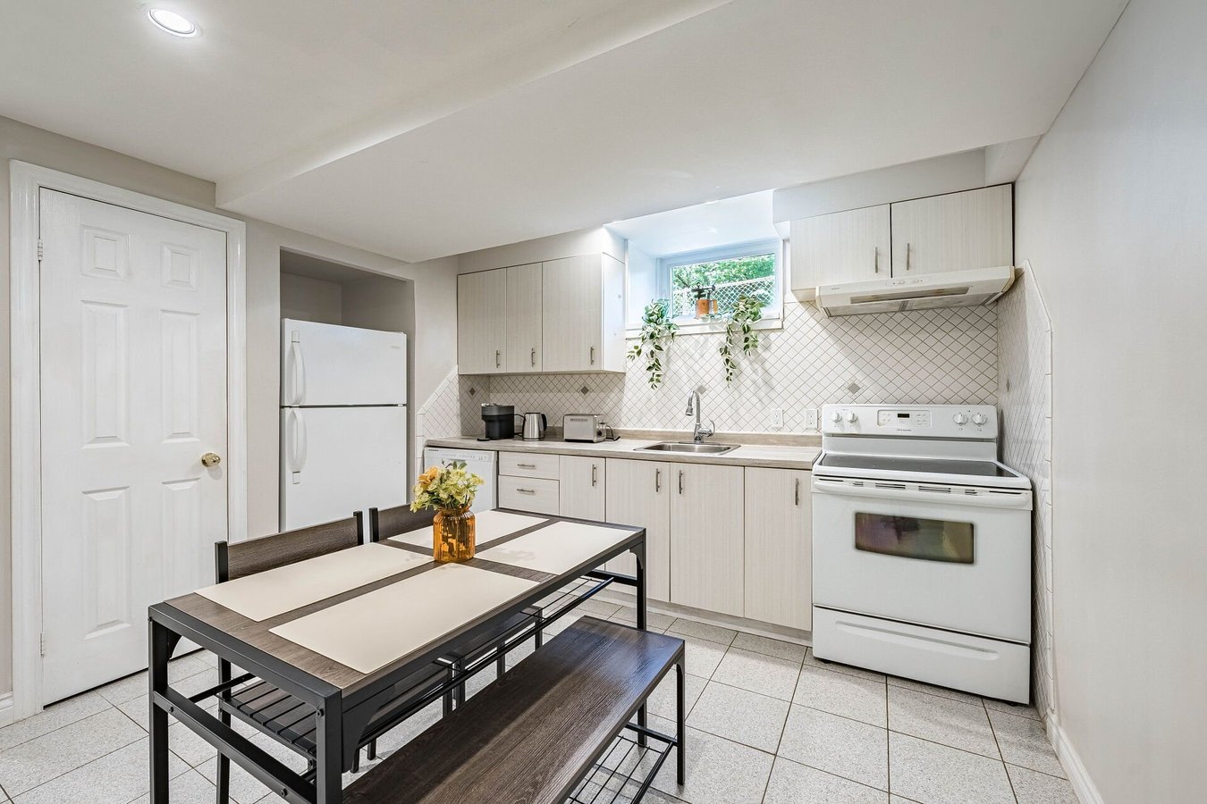 14 Churchill Avenue - Photo 4