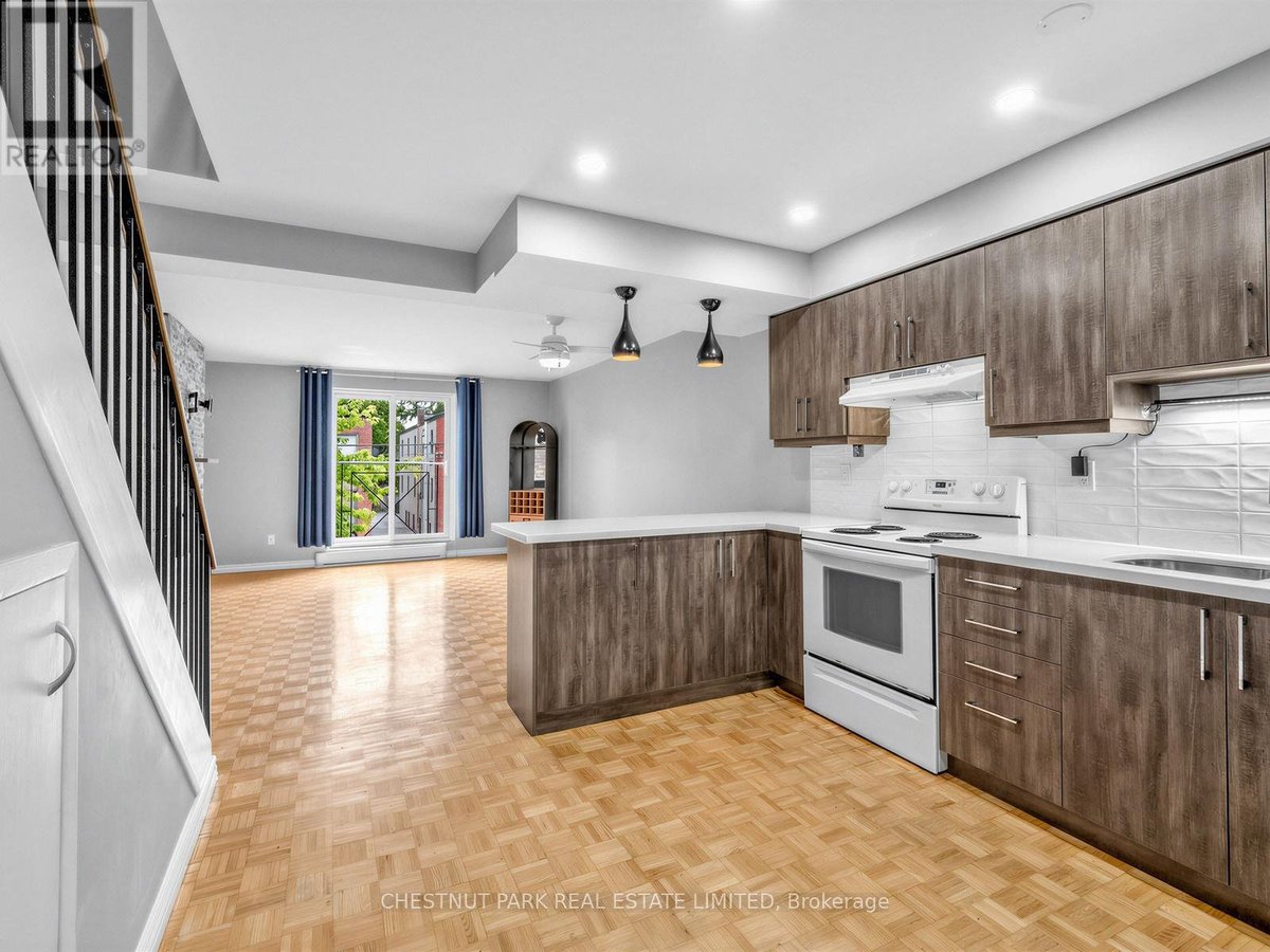 3 - 880 BROADVIEW AVENUE - Photo 1