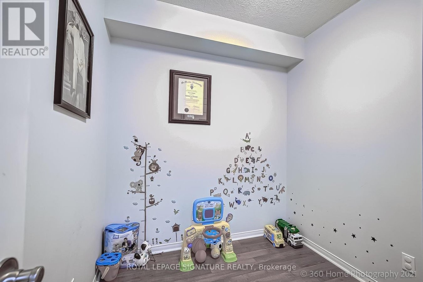 804 - 7 MICHAEL POWER PLACE - Photo 3