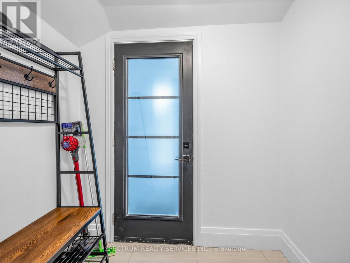 29 RAGLAN AVENUE - Photo 3