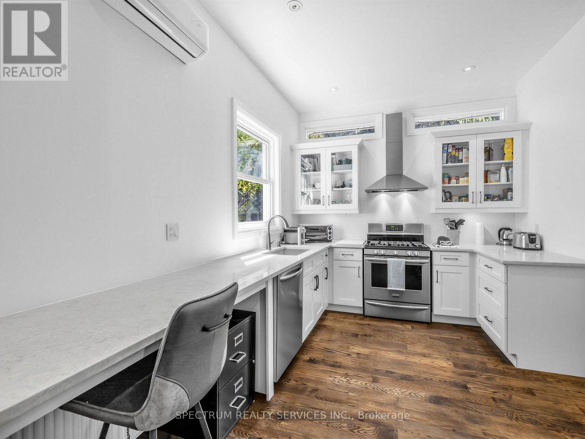 29 RAGLAN AVENUE - Photo 4