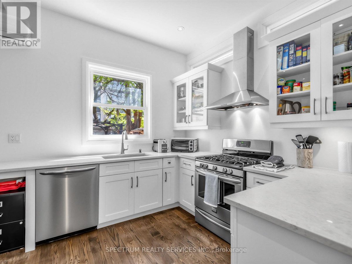 29 RAGLAN AVENUE - Photo 6