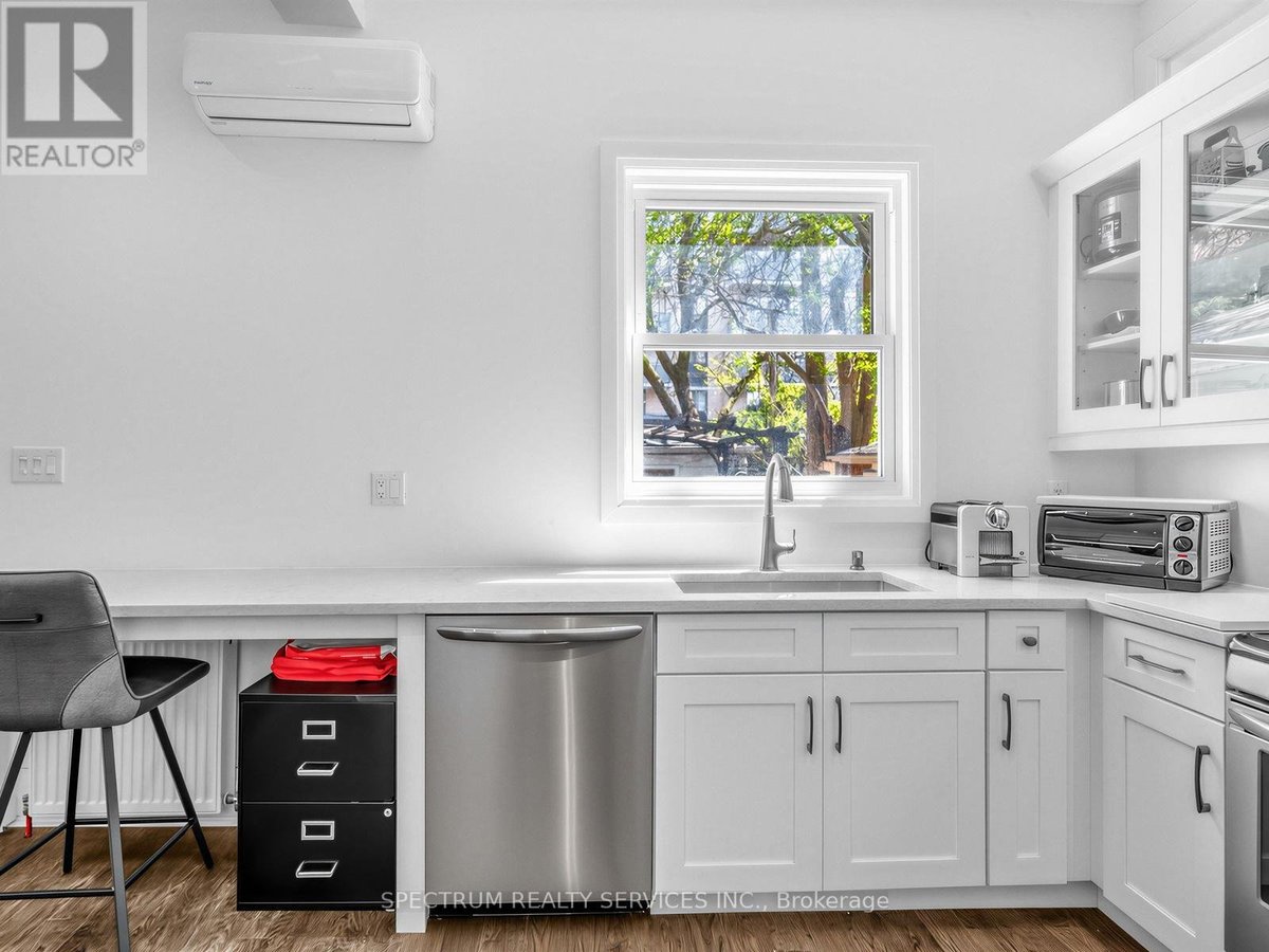 29 RAGLAN AVENUE - Photo 8