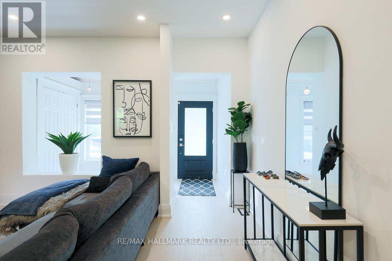 35 DINGWALL AVENUE - Photo 3