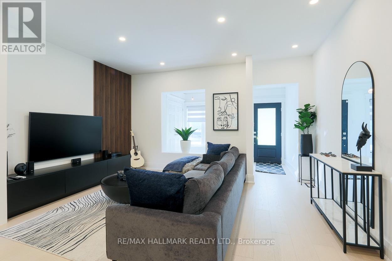 35 DINGWALL AVENUE - Photo 4