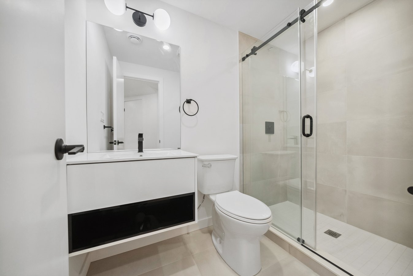 367 Howland Avenue - Photo 3