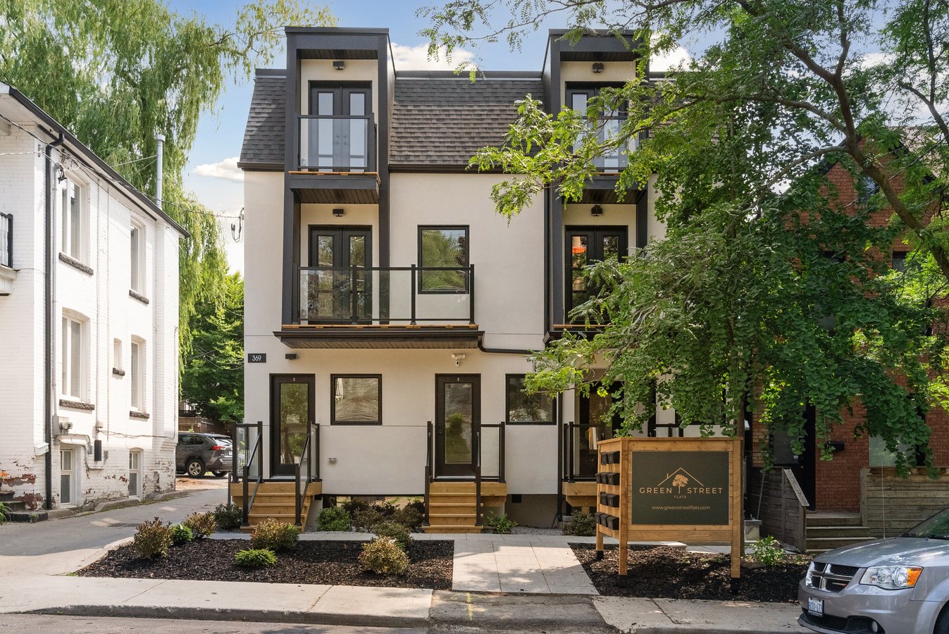 367 Howland Avenue - Photo 8