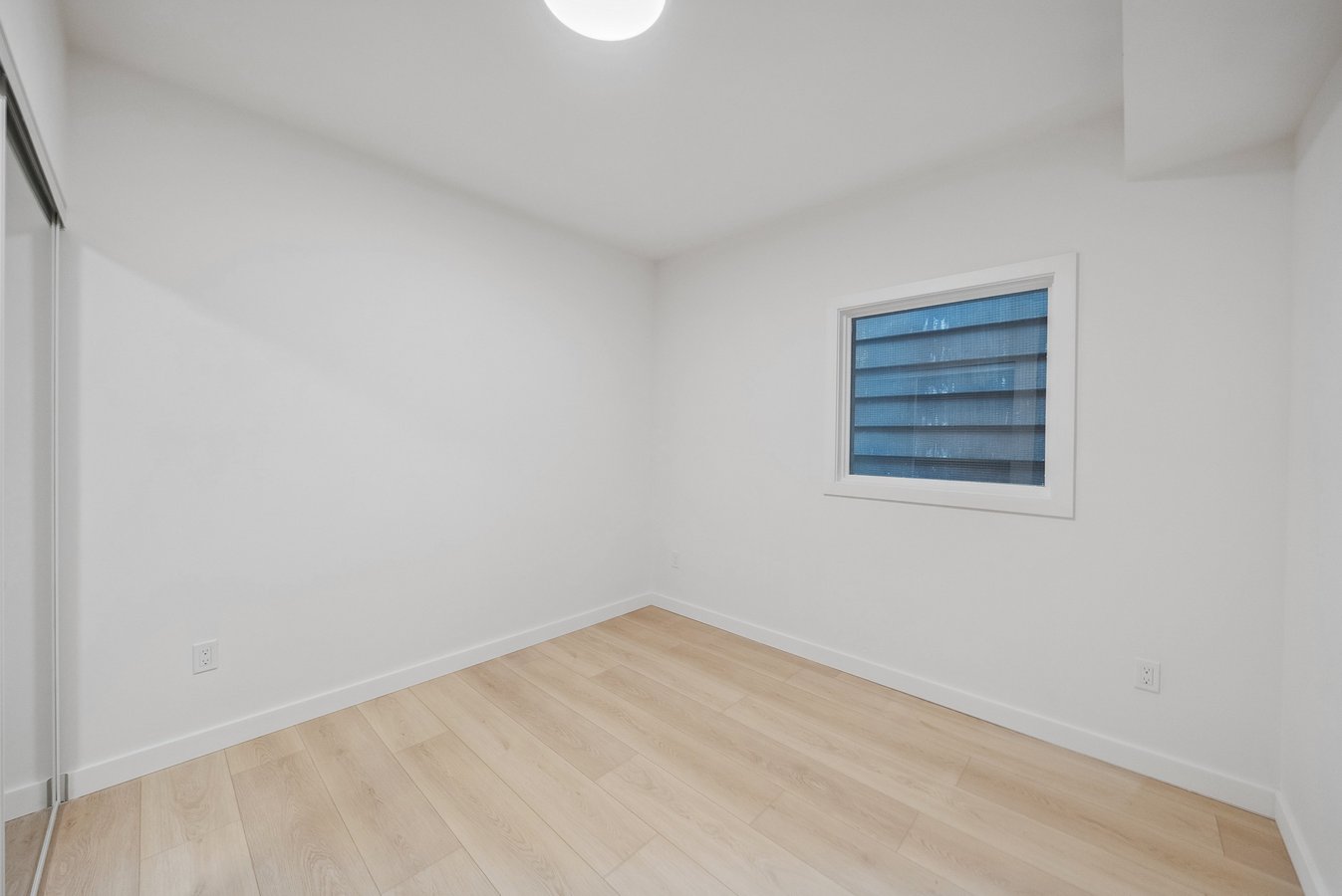 367 Howland Avenue - Photo 11