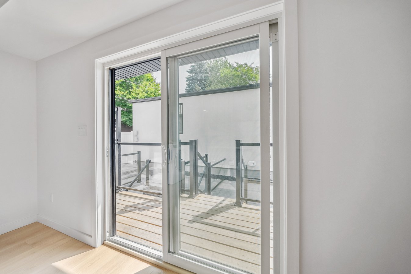 367 Howland Avenue - Photo 14