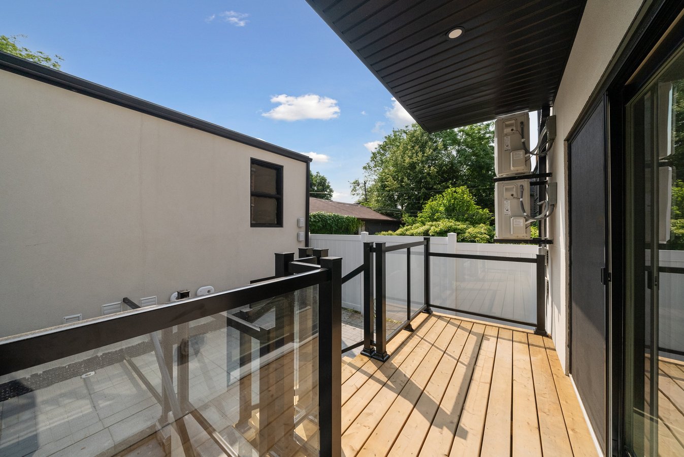 367 Howland Avenue - Photo 15