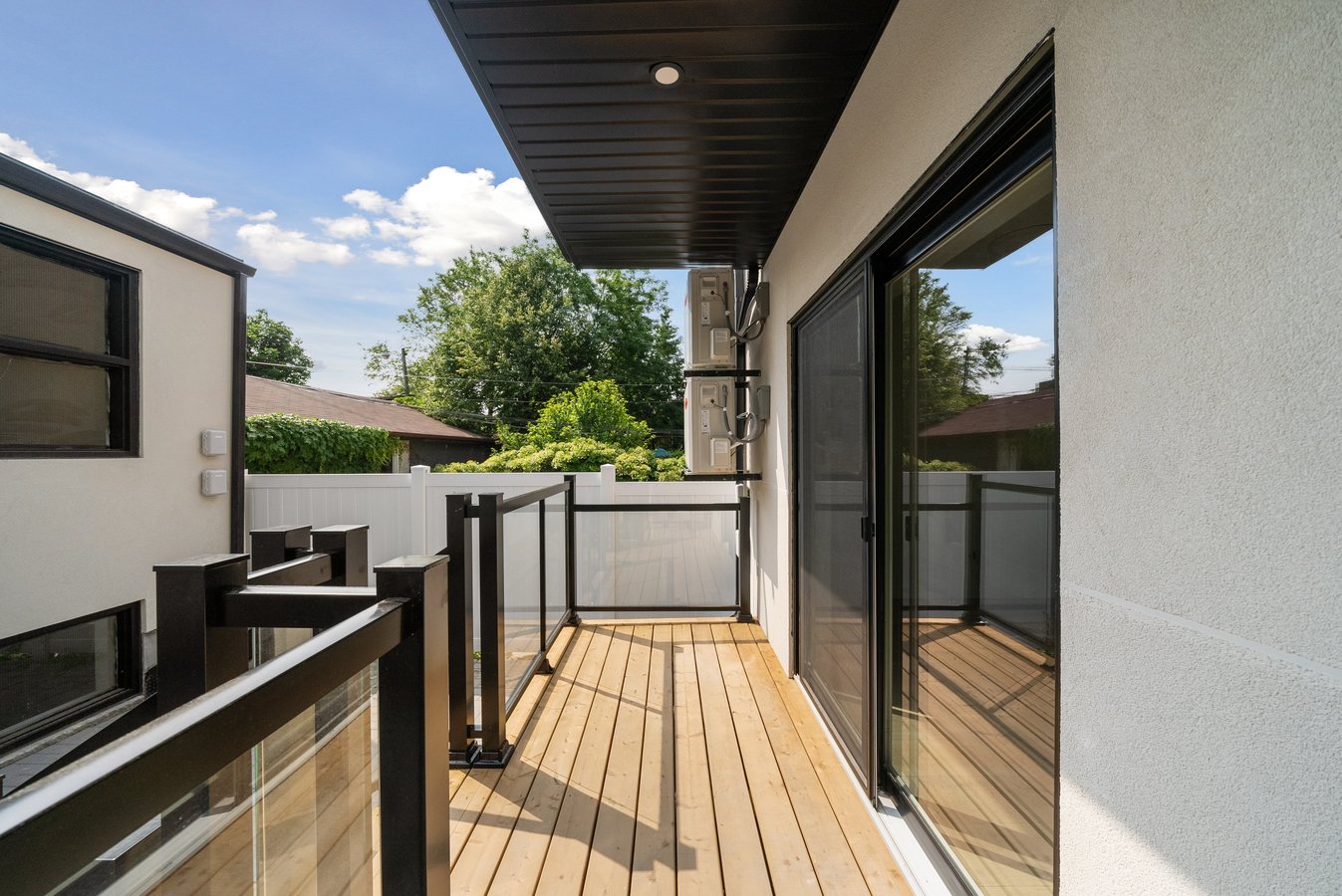 367 Howland Avenue - Photo 16