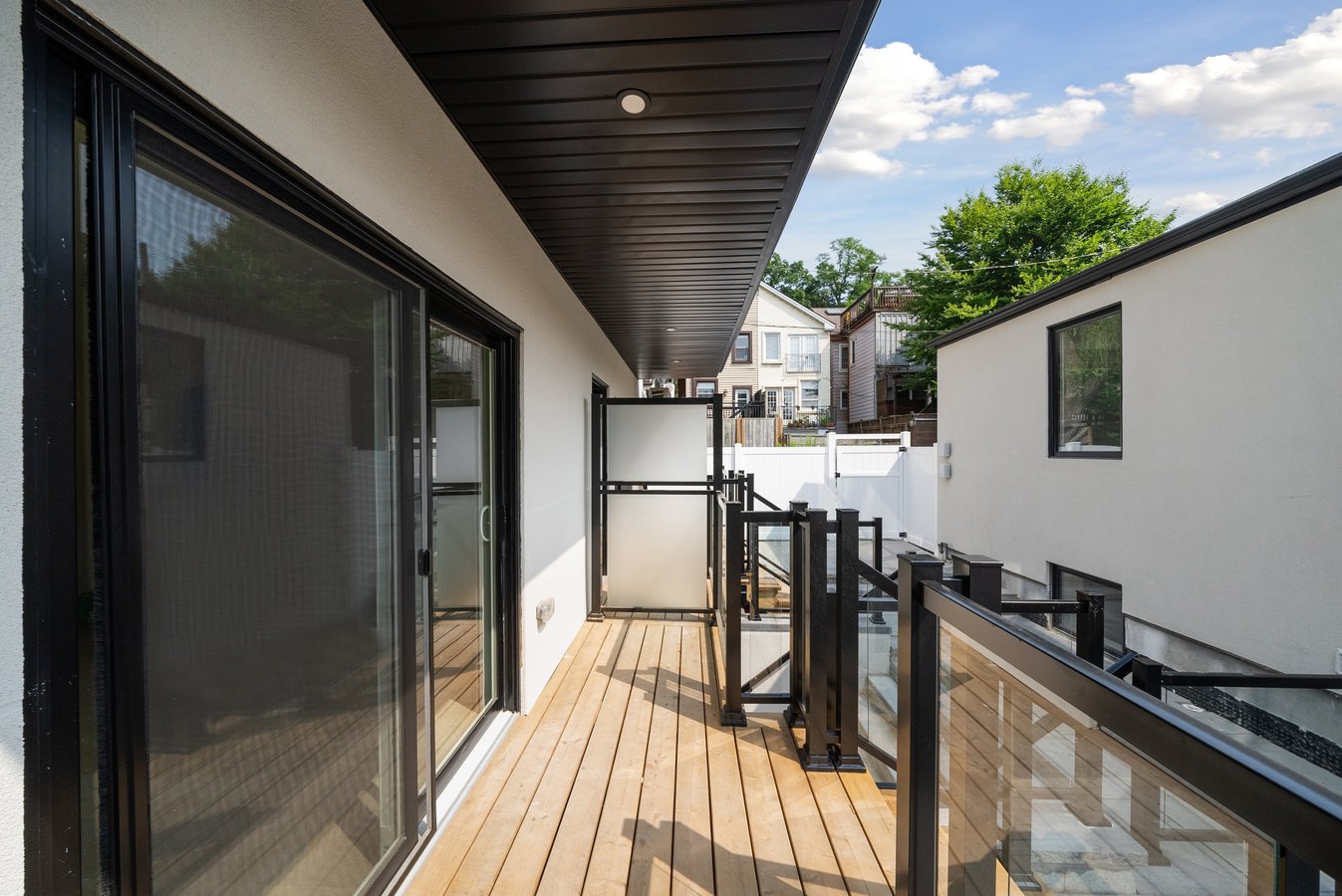 367 Howland Avenue - Photo 24