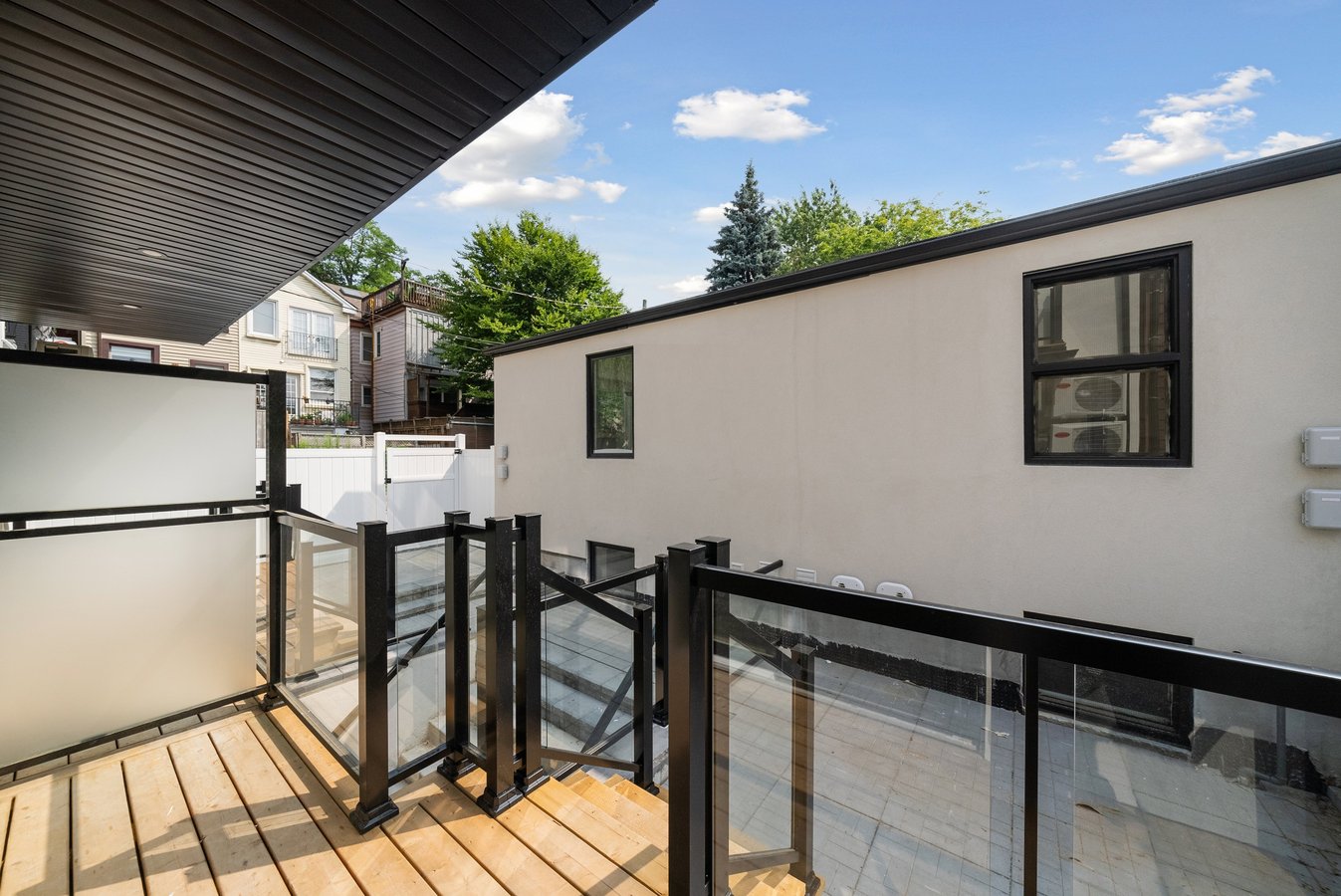 367 Howland Avenue - Photo 25