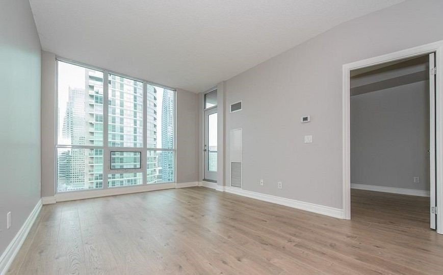 16 Yonge Street - Photo 9