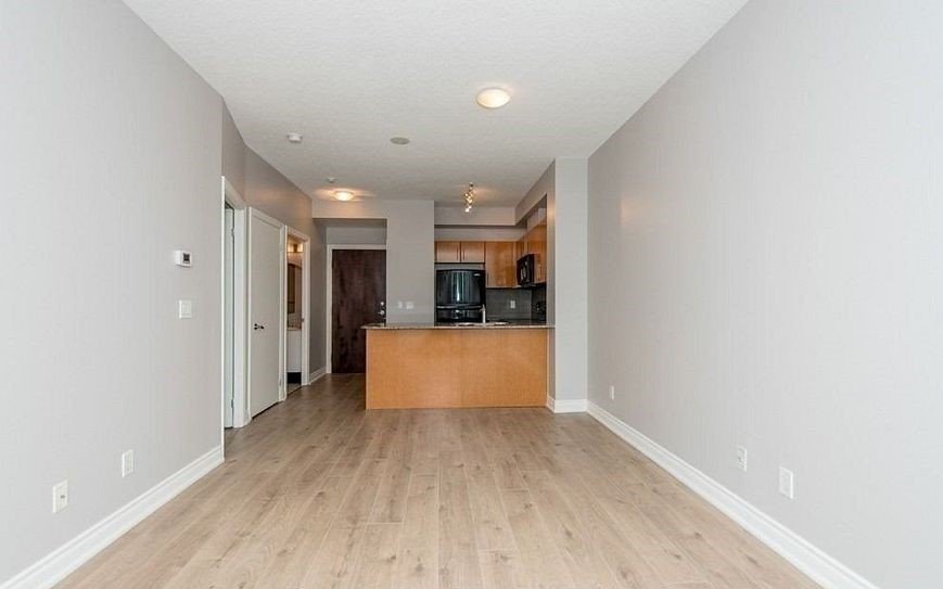 16 Yonge Street - Photo 2
