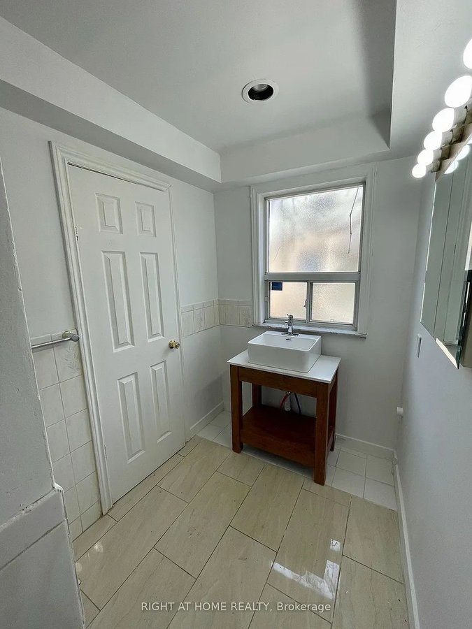 693 Ossington Avenue - Photo 6
