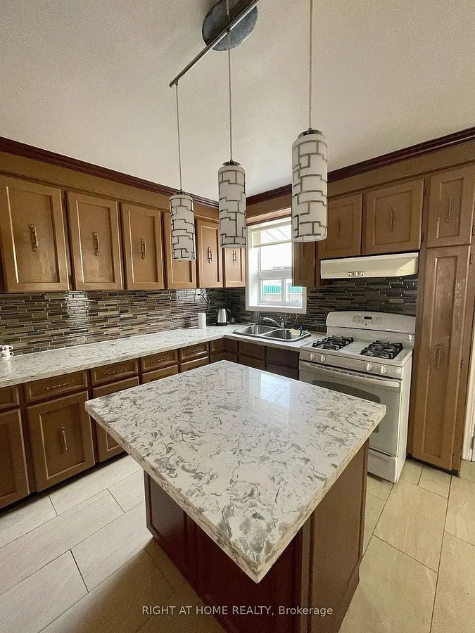693 Ossington Avenue - Photo 7