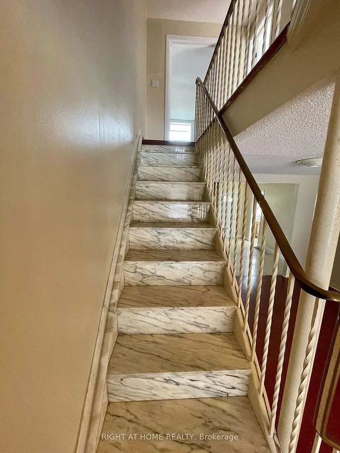 693 Ossington Avenue - Photo 9