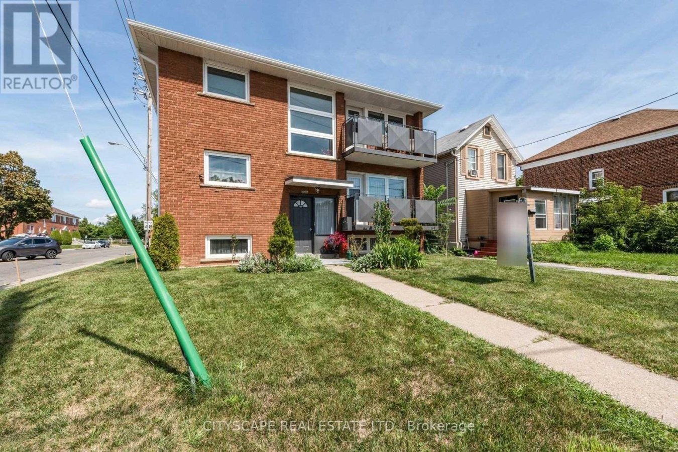 UPPER - 2724 LAKESHORE BOULEVARD W - Photo 2