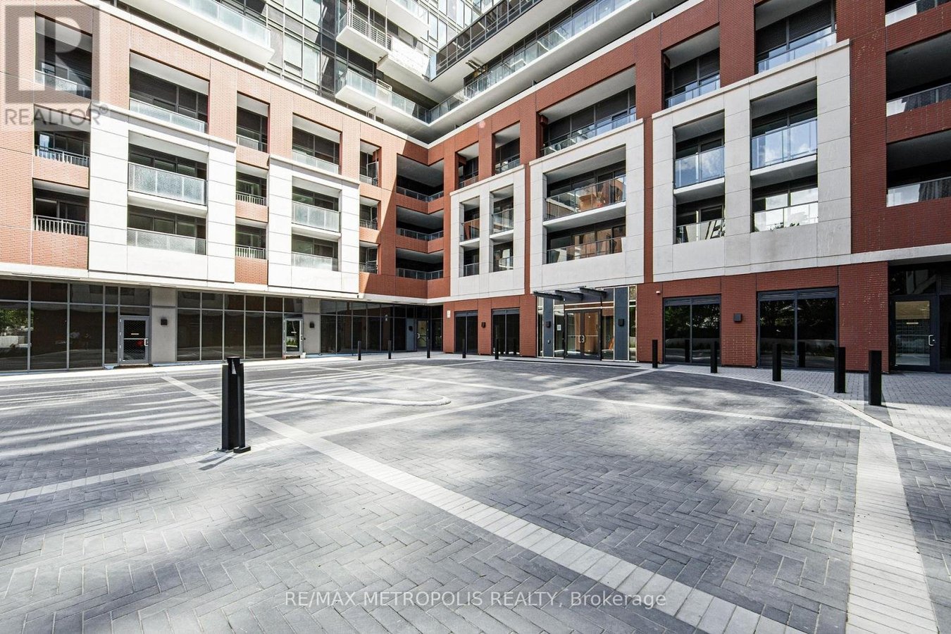 209 - 4010 EGLINTON AVENUE - Photo 2