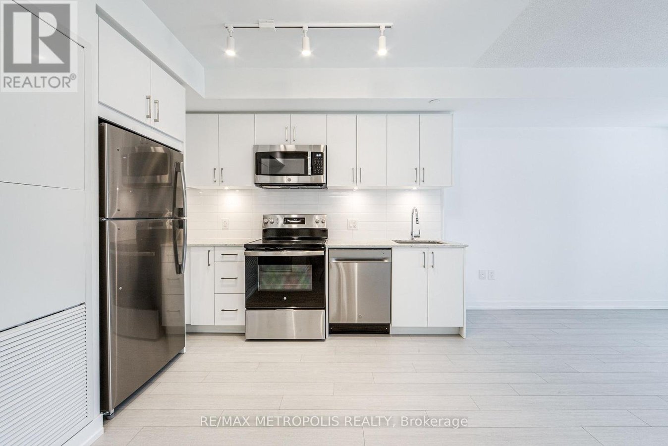 209 - 4010 EGLINTON AVENUE - Photo 5