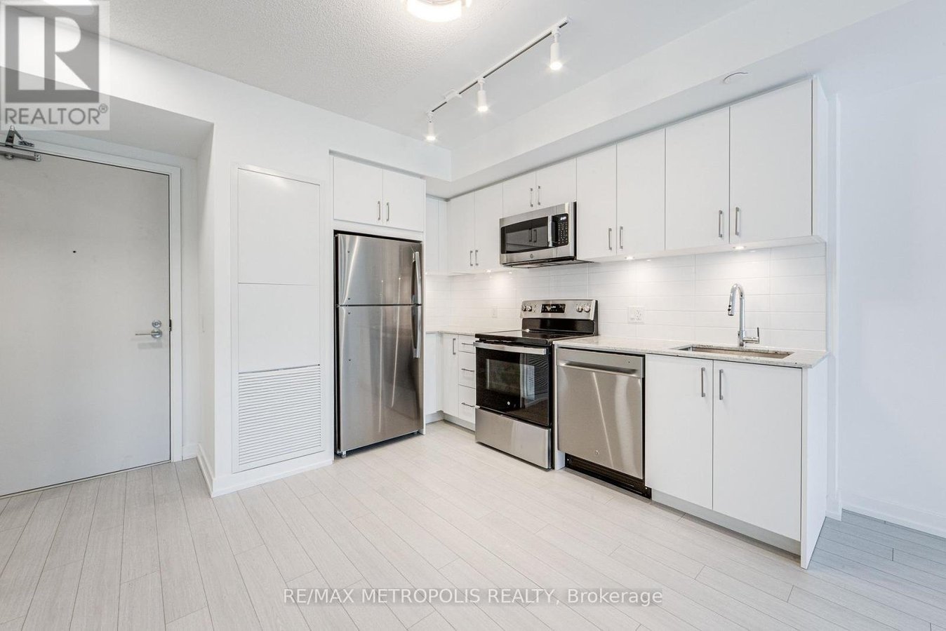 209 - 4010 EGLINTON AVENUE - Photo 6