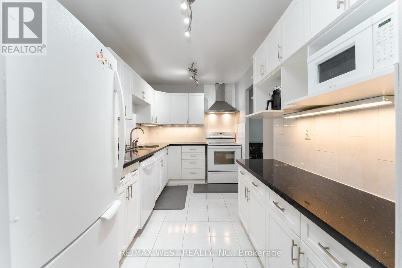 612 - 4062 LAWRENCE AVENUE E - Photo 5